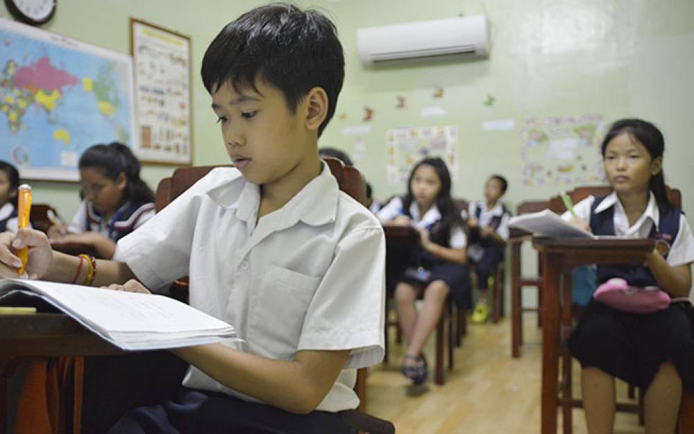 Khmer class studying